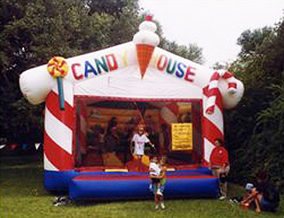 Candy House Bounce (18' x 21')